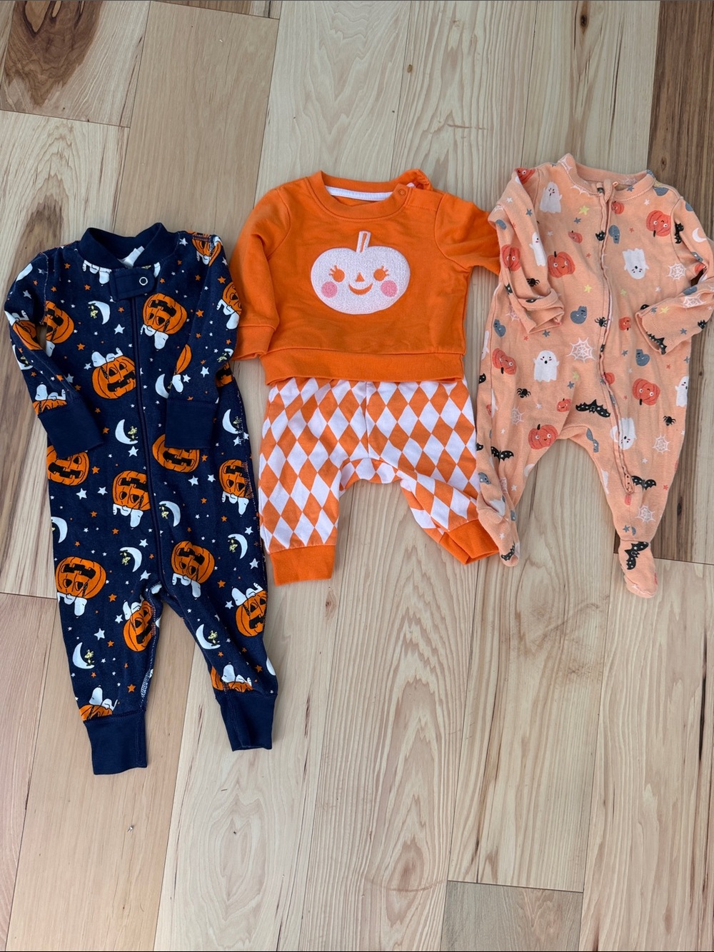 Pumpkin set- 2 pajamas 1 outfit